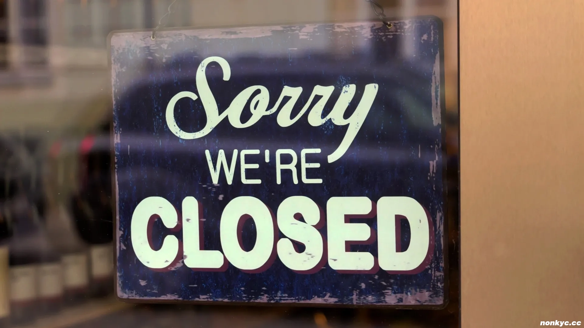 Closed store sign (Tim Mossholder/Unsplash)